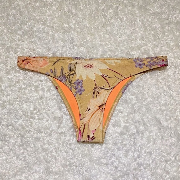 Triangl - Bikini - Bottom - Swim - Cheeky - Small - Picture 1 of 7